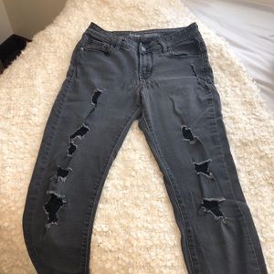 Old Navy High Rise Ripped Jeans. Color black. Size 2